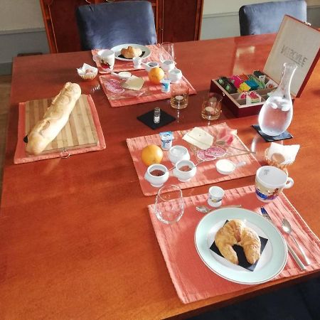 Melay  Authentieke Franse Kamer. المظهر الخارجي الصورة